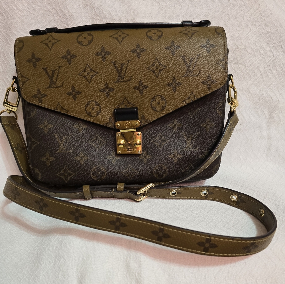 Louis Vuitton Reverse Monogram Pochette Metis